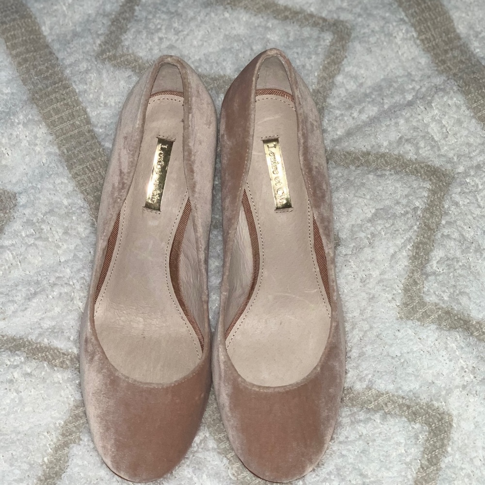 Louise et cie brand new women’s velvet heels